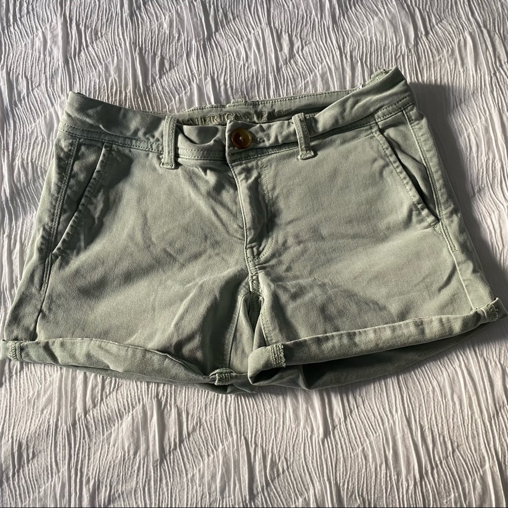 Womens American Eagle shorts 00 Light green stretch chino
